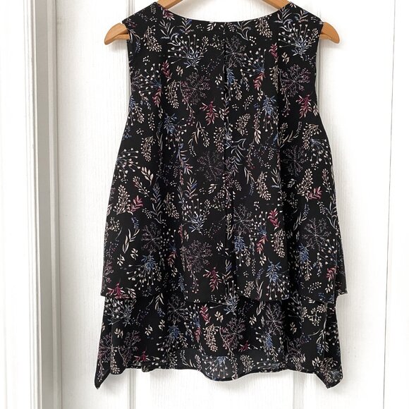 Dex - Sleeveless Pleated Floral Blouse - Picture 3 of 7